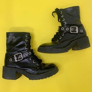 No boundaries boots